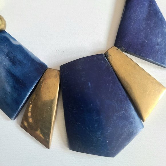 Vintage blue stone and brass necklace. - Picture 7 of 8